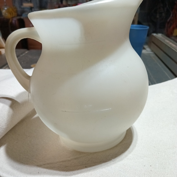Kool aid pitcher. VINTAGE - Picture 2 of 4